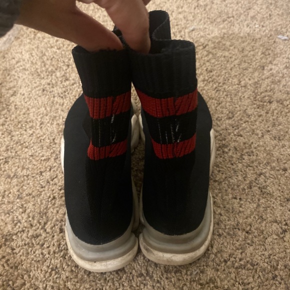 Vetements x Reebok Sock Runner - Picture 3 of 7